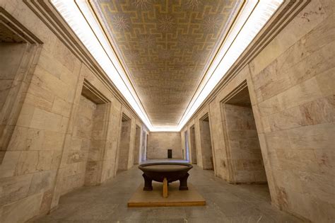 καλογηρου golden hall